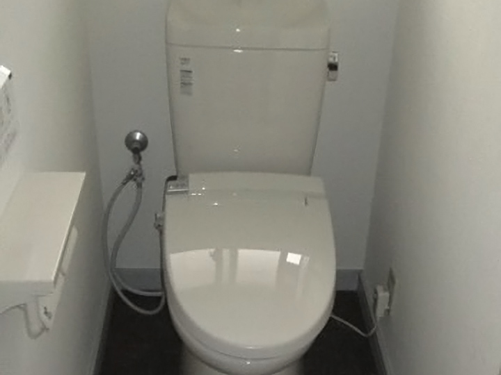 新しいトイレです！<br>今回はLIXILのアメージュZをお選びいただきました。
